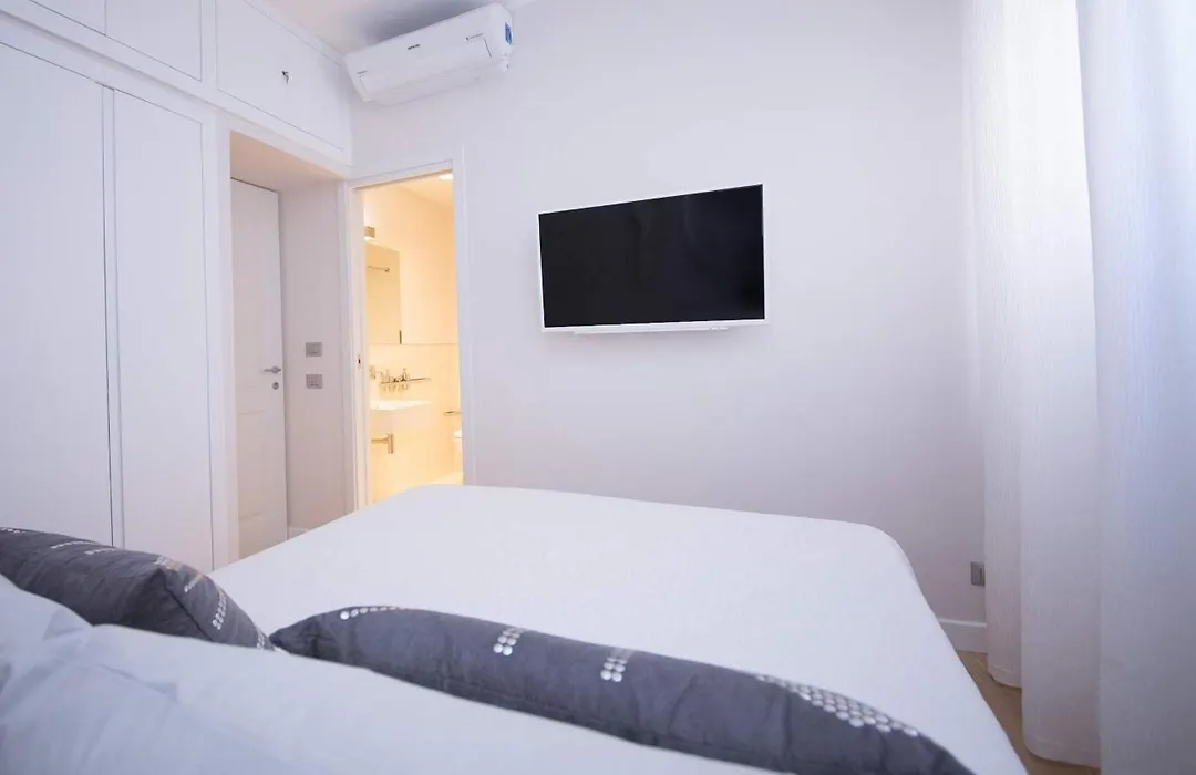 Suite 136-1