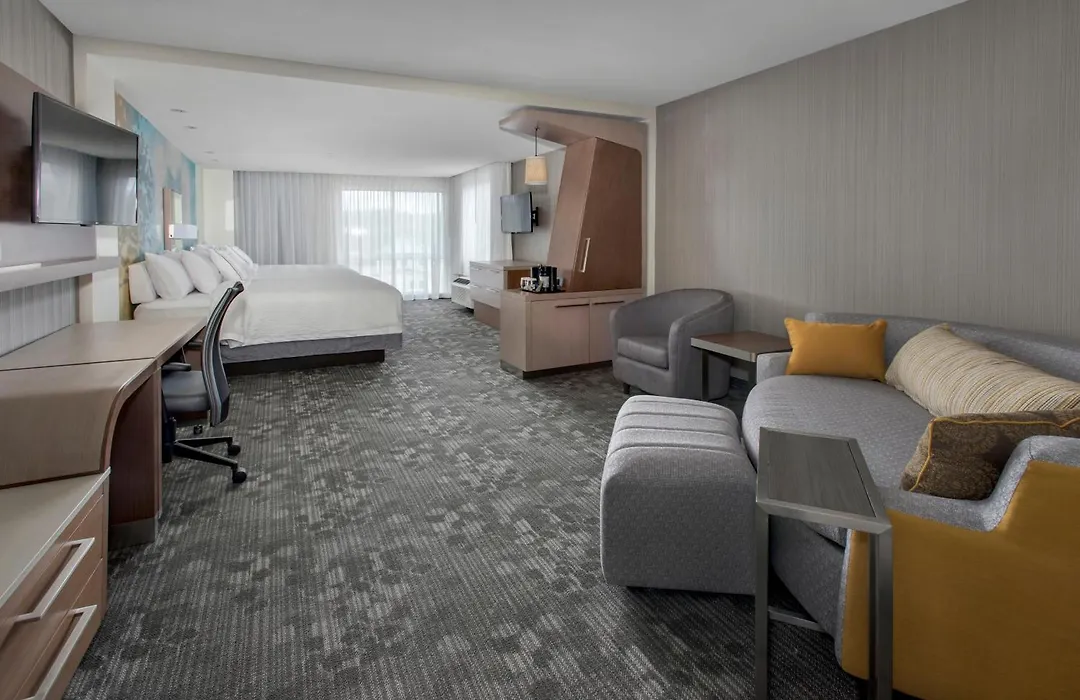 Courtyard By Marriott Schenectady At Mohawk Harbor-1