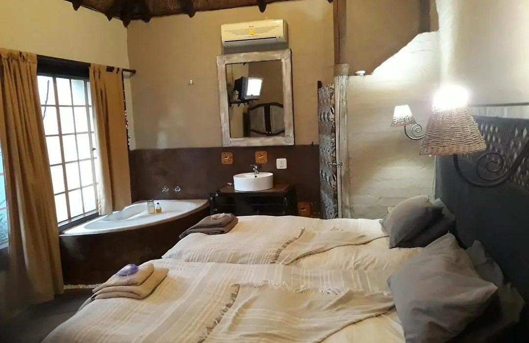 African Silhouette Guesthouse 18 Min From Airport Shuttle Included-1