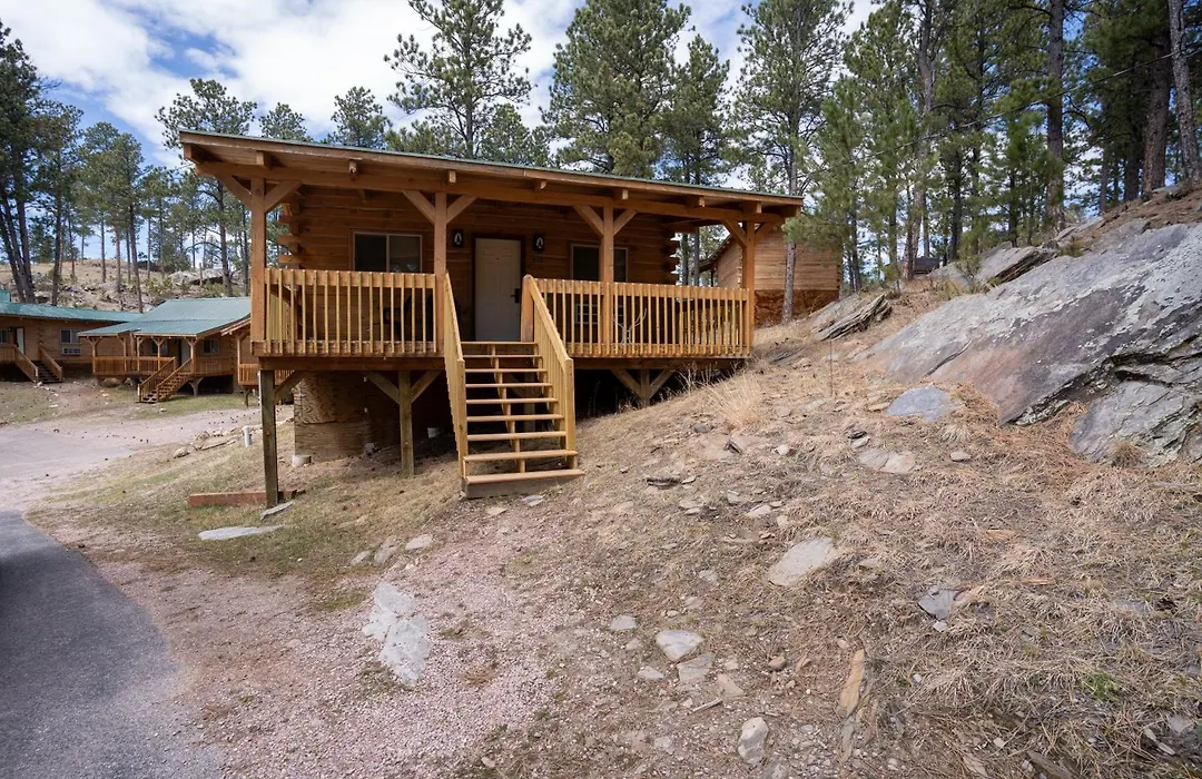 Rock Crest Lodge & Cabins-1
