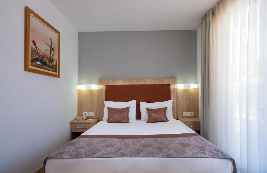 Fore Resort & Spa-1