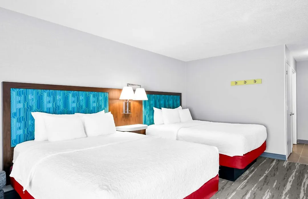 Hampton Inn South Heritage Park-1