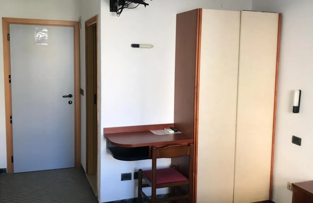 Hotel L&V-1