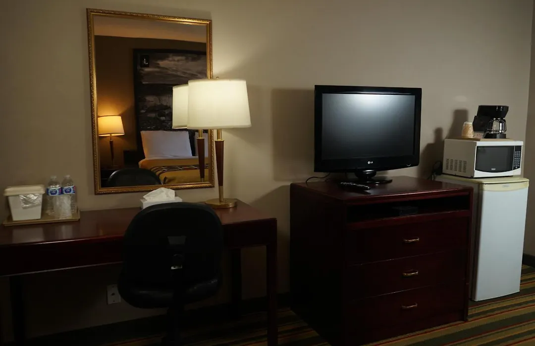 Jolly Roger Inn & Resort-1