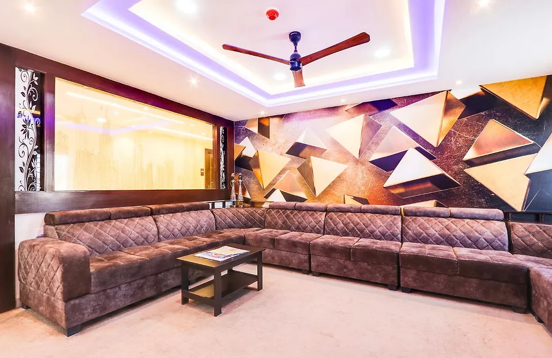 Fabhotel Prime Ravila Grand-1