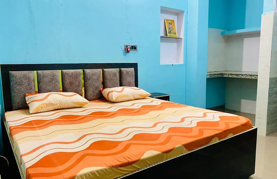 The Narayan Bhawan , Ramanuj Ashram ,Haridas Nagar ,Ramkot Ayodhya Ji-1