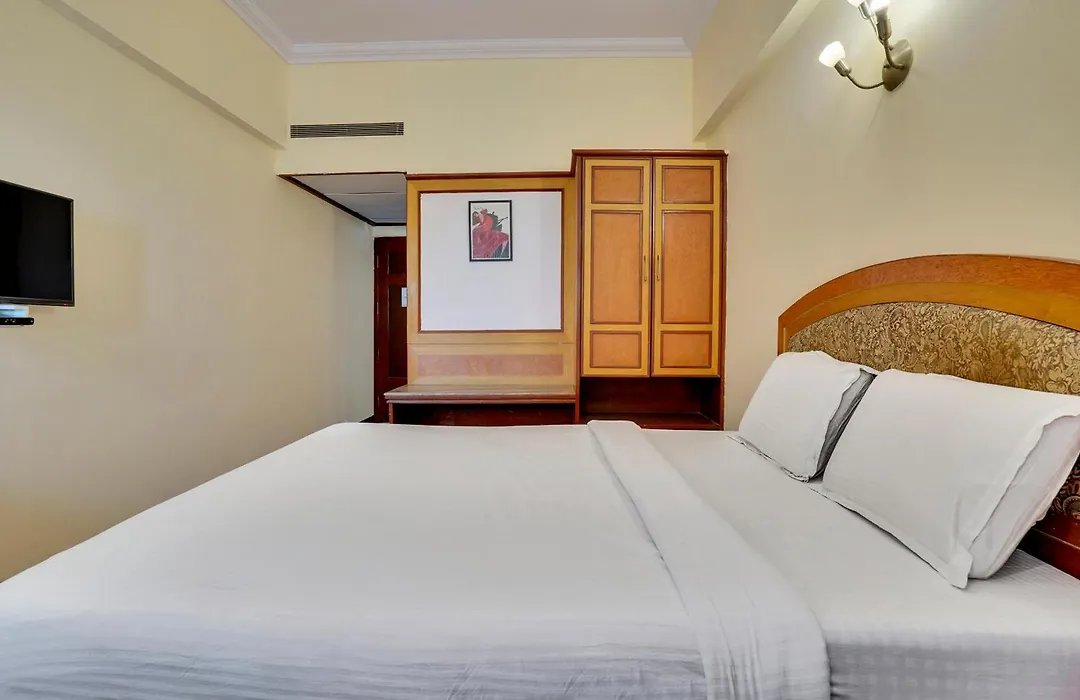 Aura Inn-1