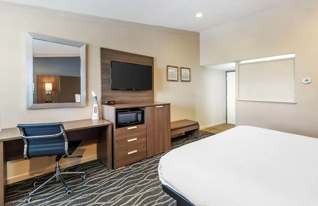 Best Western Plus Hill House-1