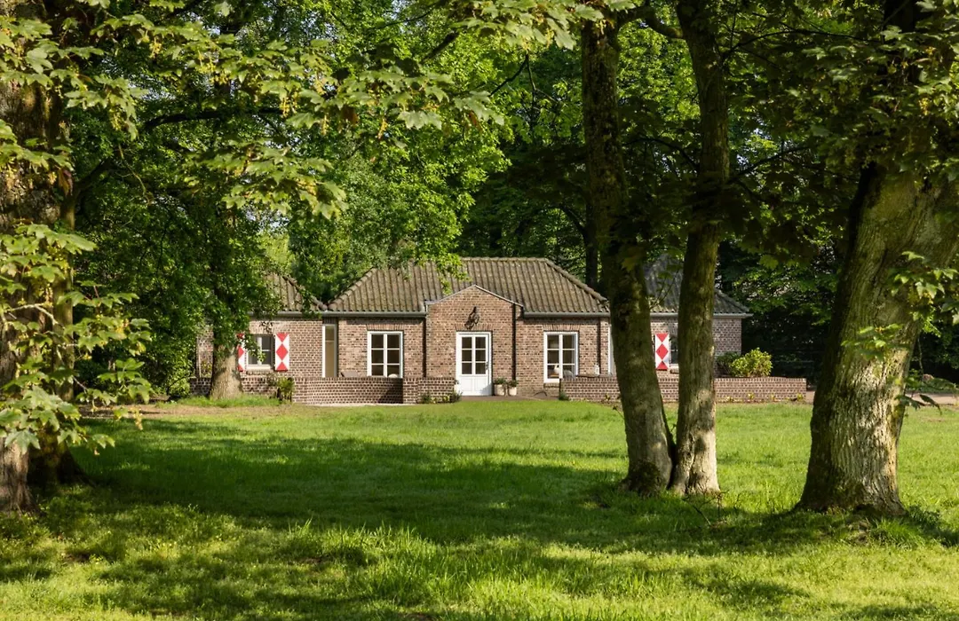 Schloss Hertefeld & Hertefeldhof-1