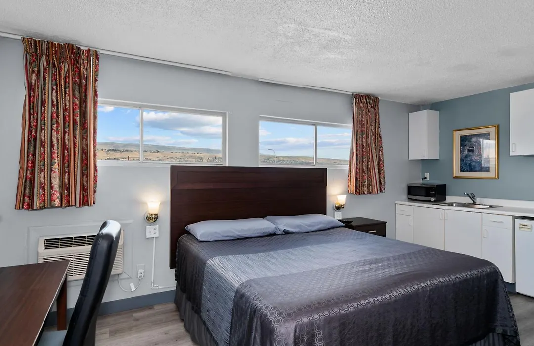 Holiday Lodge Wenatchee-1
