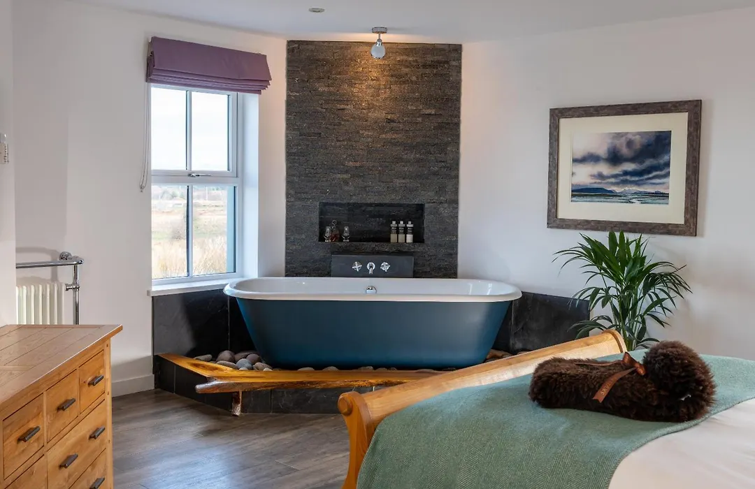 Dark Skye Cottage-1