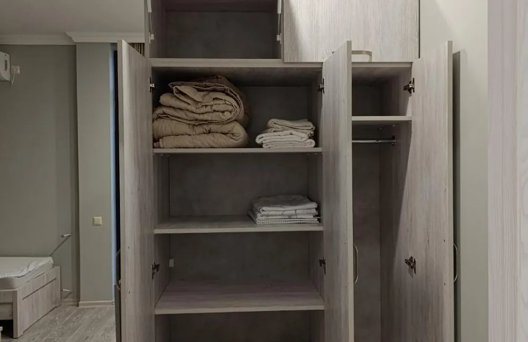 Mako'S House-1