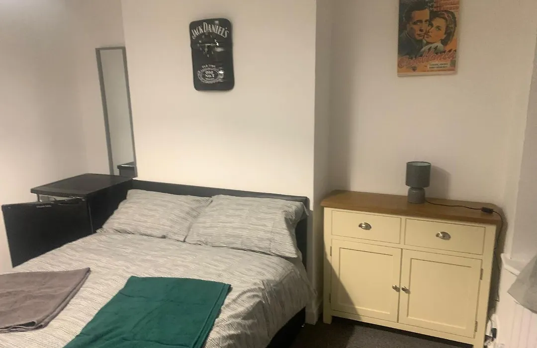 330 Leagrave-1