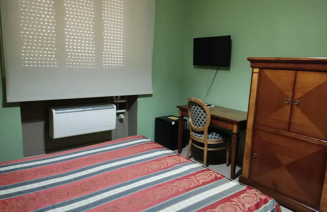 Hotel Plaza-1