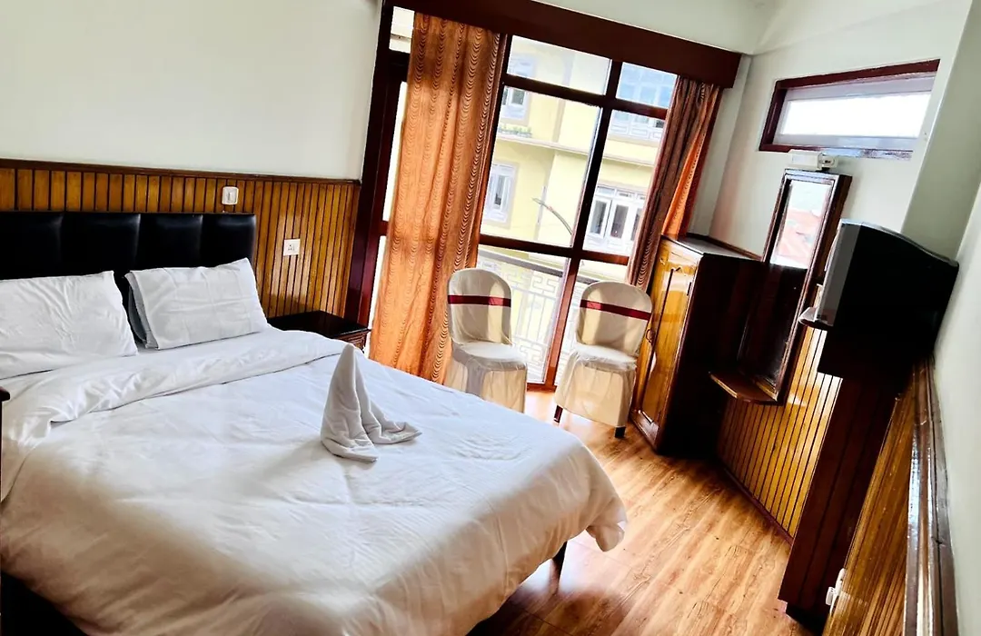 Hotel Tashi Gyal Tsen-1