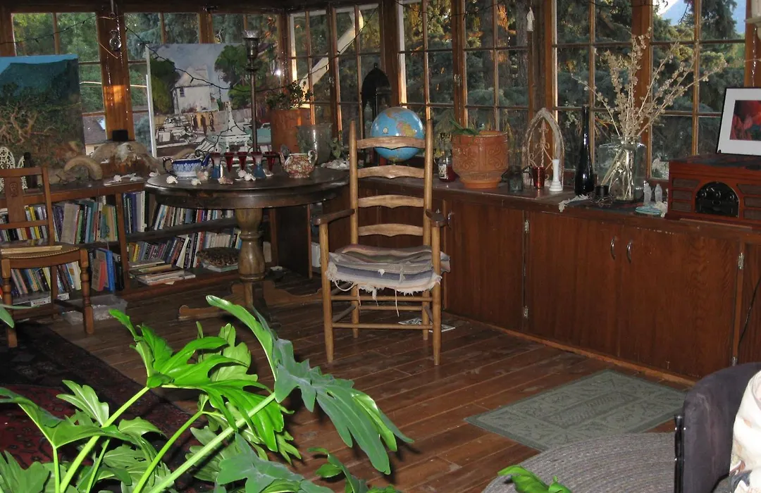 Mystic Portal 420 Guesthouse-1