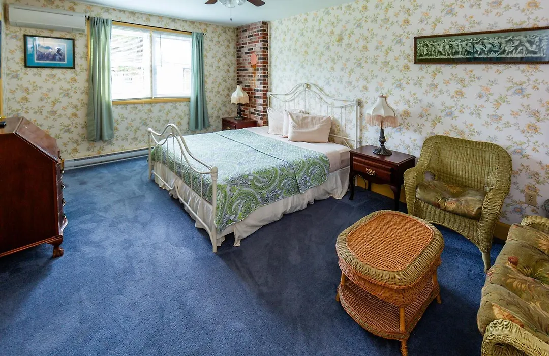 Thornhedge Inn-1