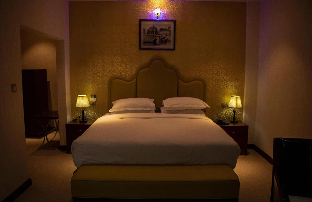 Ratna Hotel-1