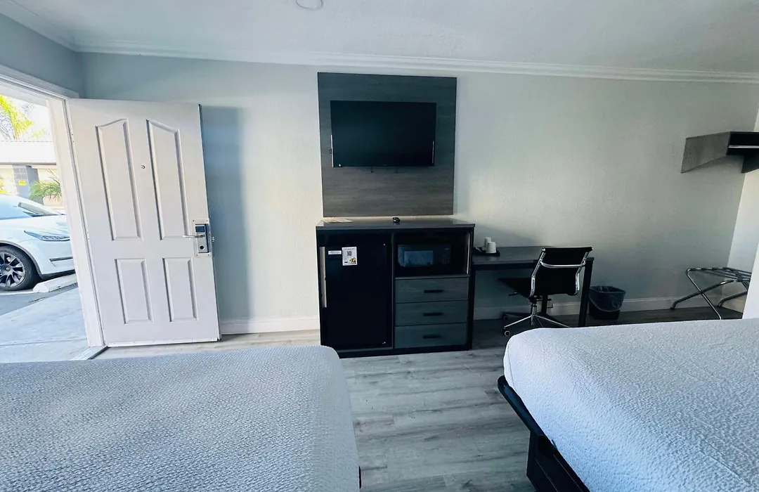 Surestay By Best Western Fresno Central-1