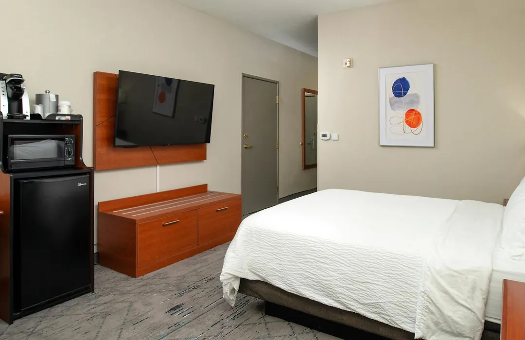 Holiday Inn Express & Suites Farmington Bloomfield By Ihg-1