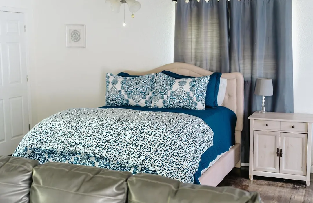 Anchor Inn And Suites-1