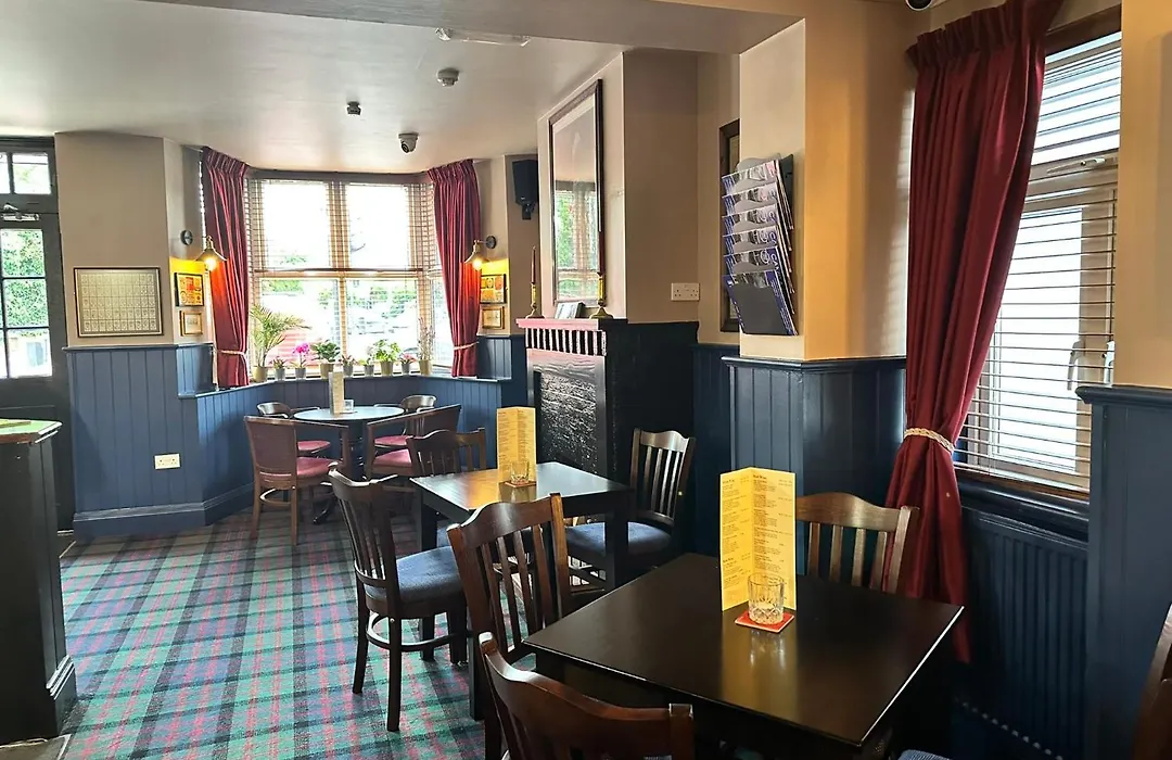 The Prince Albert Pub & Hotel With Onsite Free Parking 2 Minutes From Legoland-1