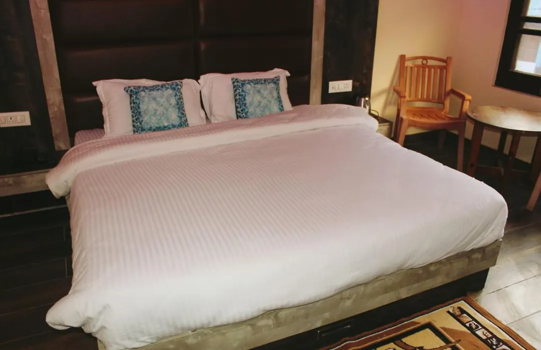 Hotel White Cloud-1