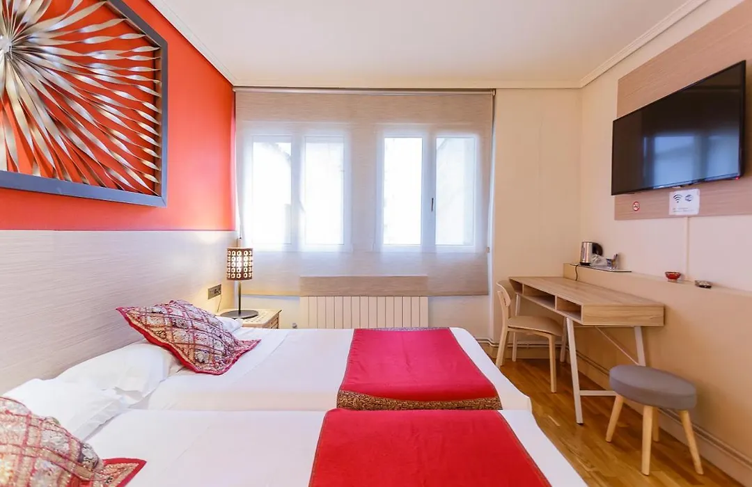 Hostal Rodas Pamplona-1