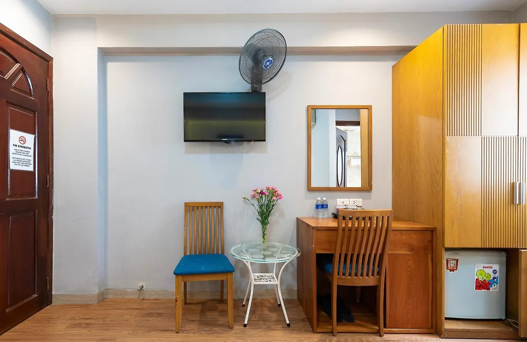 Lucky Star Hotel 266 De Tham-1