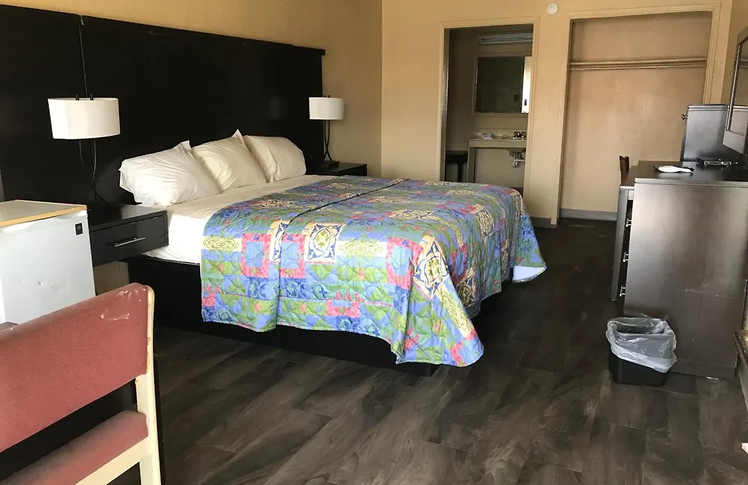 Deluxe Inn Kilgore-1