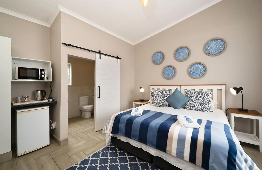 Admirals Lodge Guest House And Brightways Self Catering Apartments-1