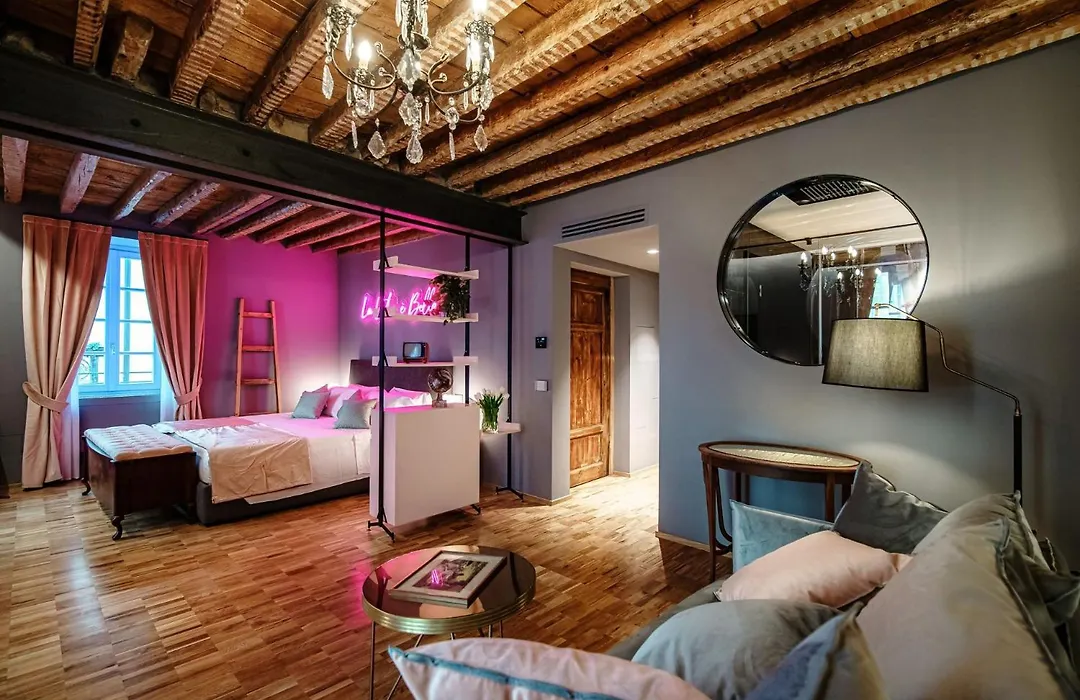 Vitrum - Como Luxury Suites-1