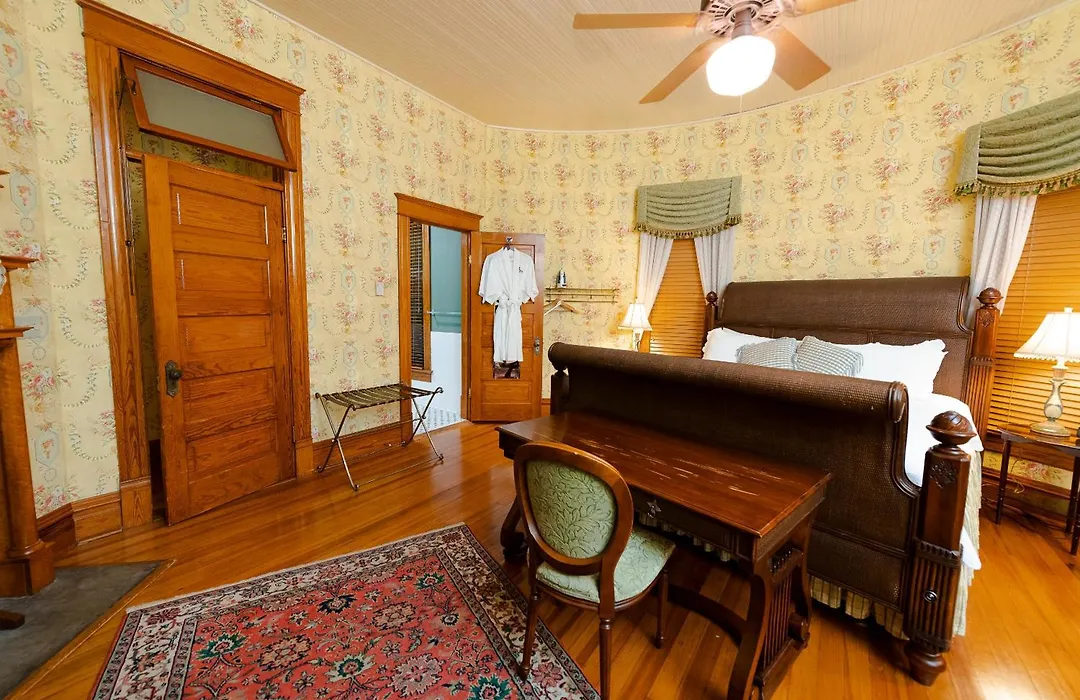 Captain Henderson House-1