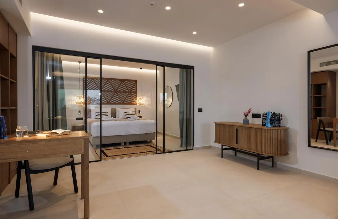 Deos Luxury Suites - Adults Only-1