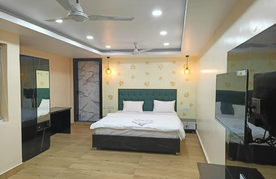 Santosh 2 Inn Puri-1