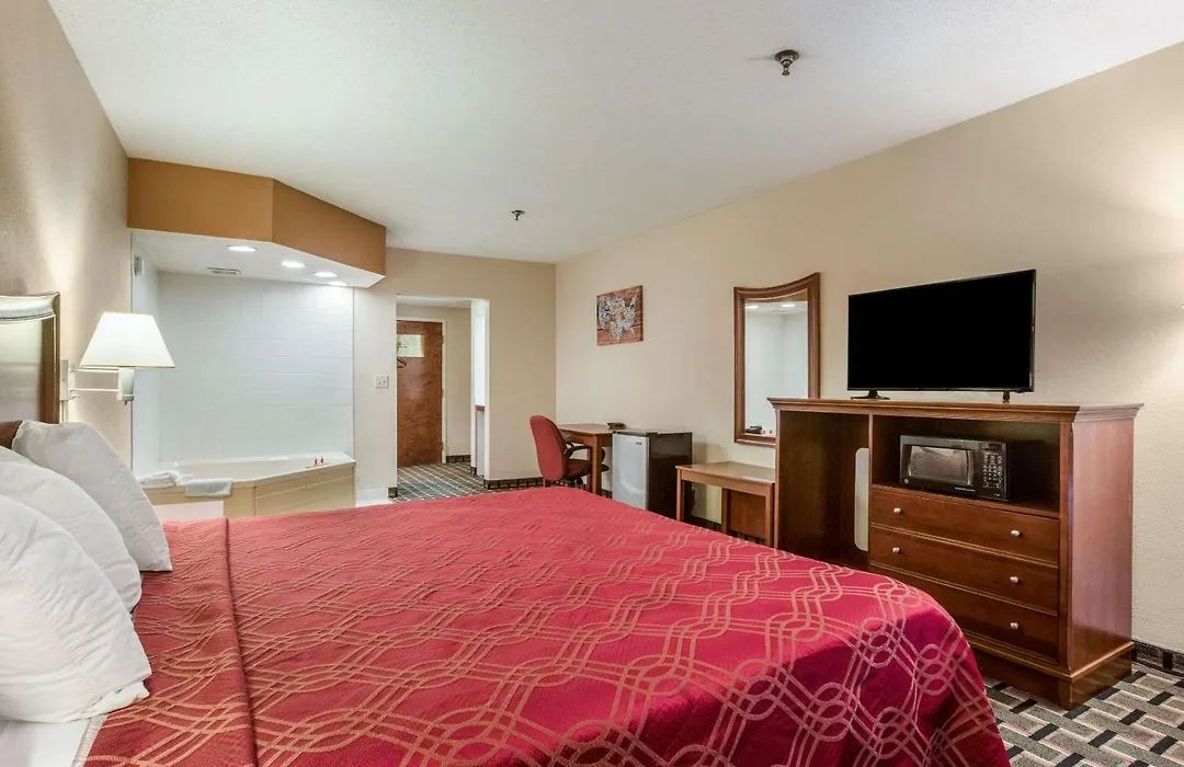 Econo Lodge Inn & Suites Marietta Near Dobbins Arb-1