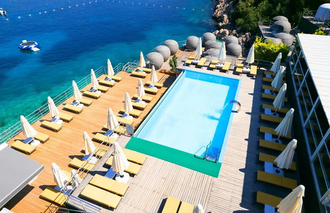 Greenbeach Hotel-1