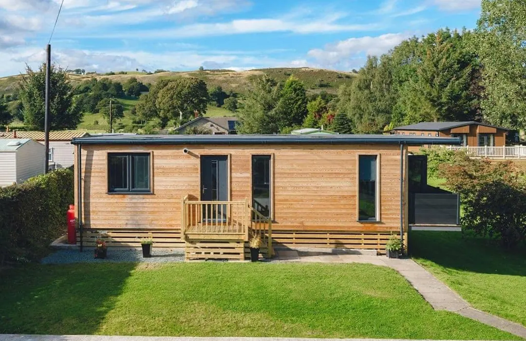 Riverview Lodges And Glamping-1