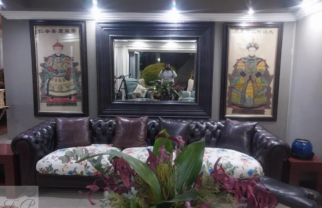 Fredericks Place Giraffe Room-1
