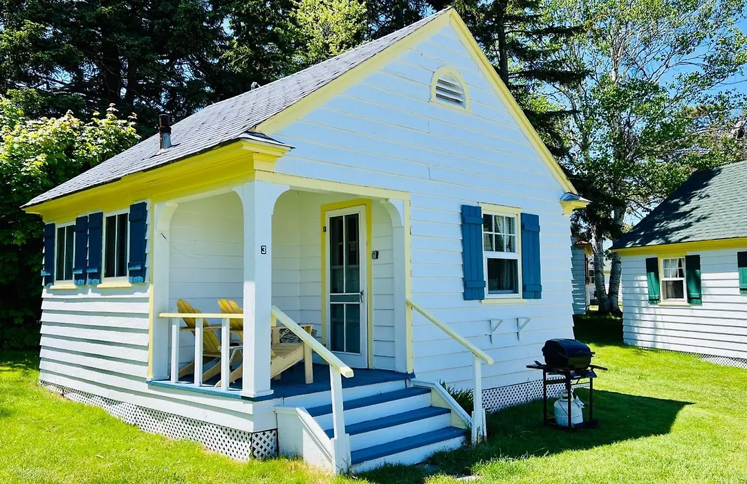 Green Gables Bungalow Court-1