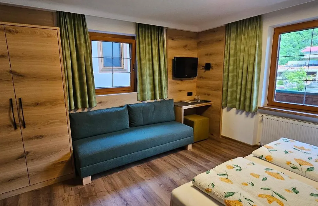 Hotel-Garni Pramstraller-1