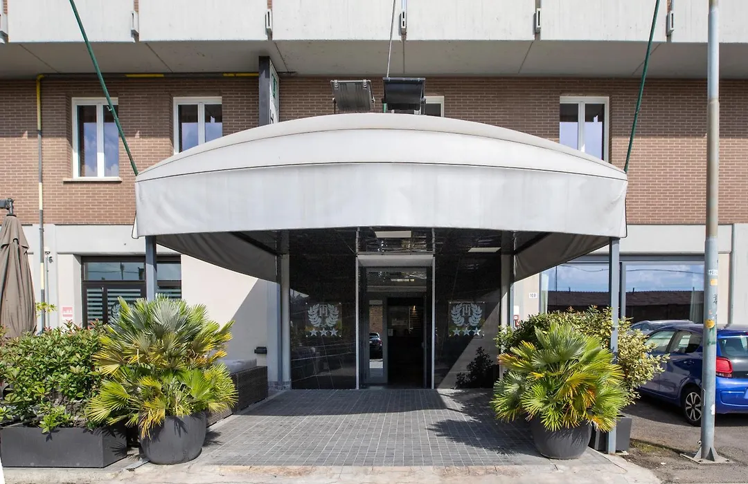 Tiby Hotel-1