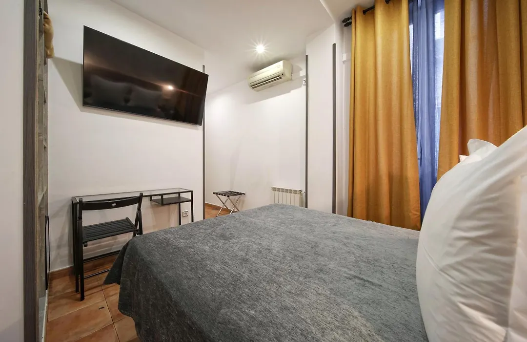 Hostal Las Fuentes (Adults Only)-1