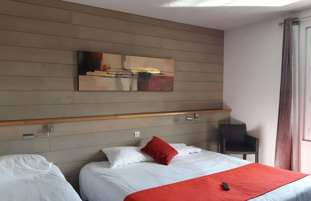 Brit Hotel du Golf Le Lodge-1