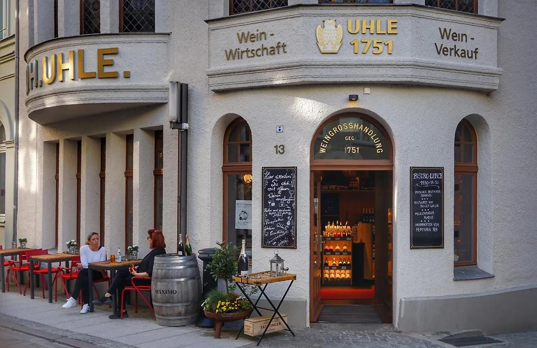 Weinhaus Uhle-1