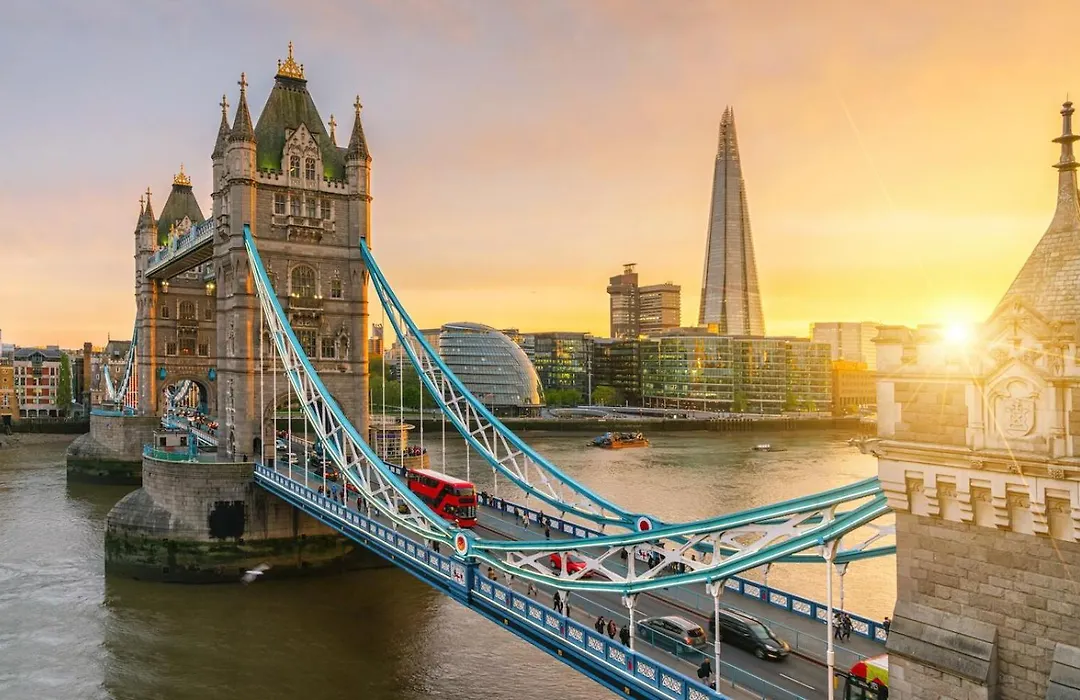 Tower Bridge Rainbow Suites-1