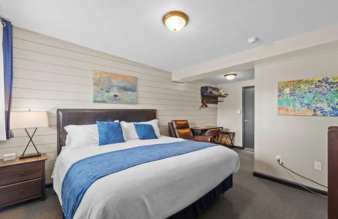 Lost Trail Resort - Riverside Rooms - Near Hot Pools-1
