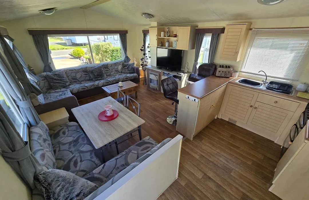 Caravan To Hire Lyon'S Robin Hood-1
