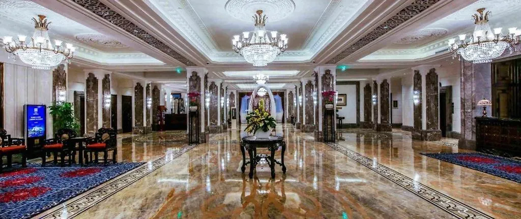 Donghu Hotel-1