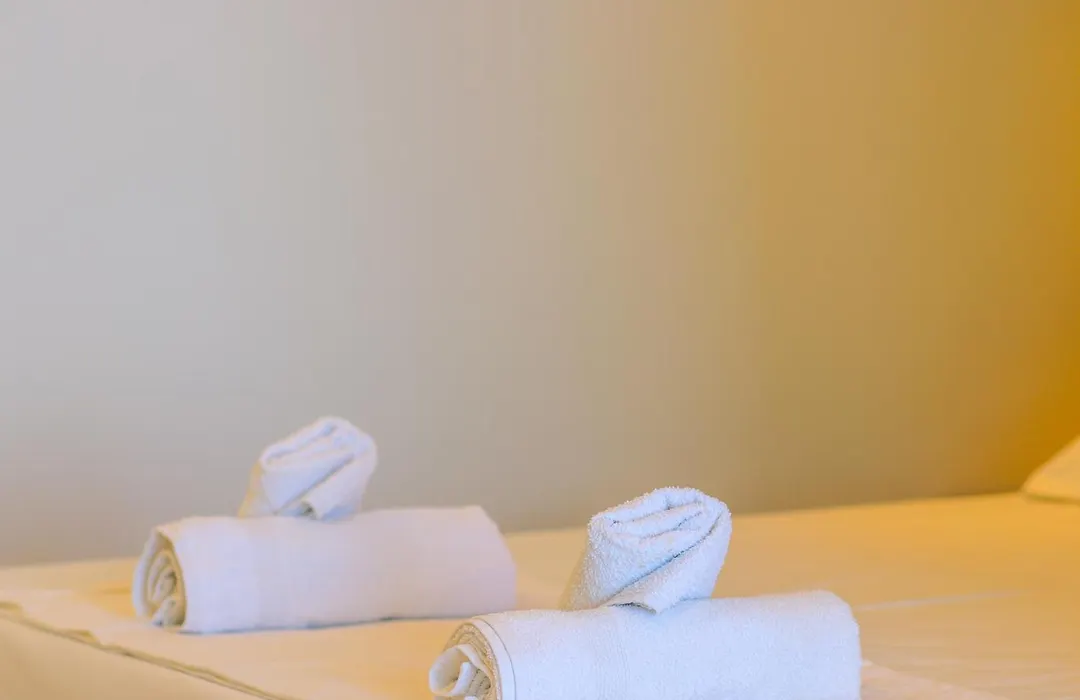 Emily'S Hotel-1